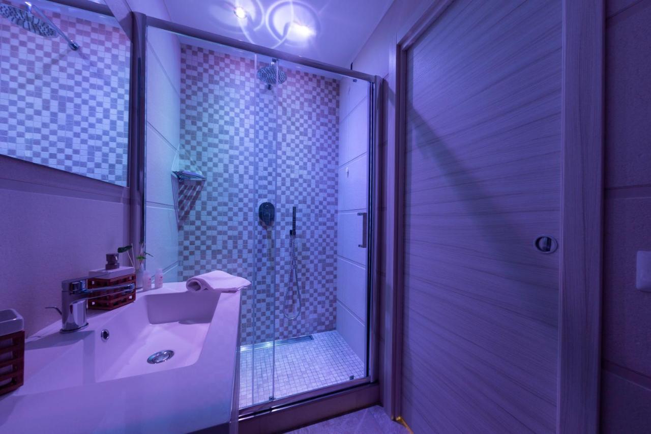 Quadruple Room Private Bathroom